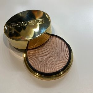 Pat McGrath Labs skin fetish sublime skin highlighter in champagne gold